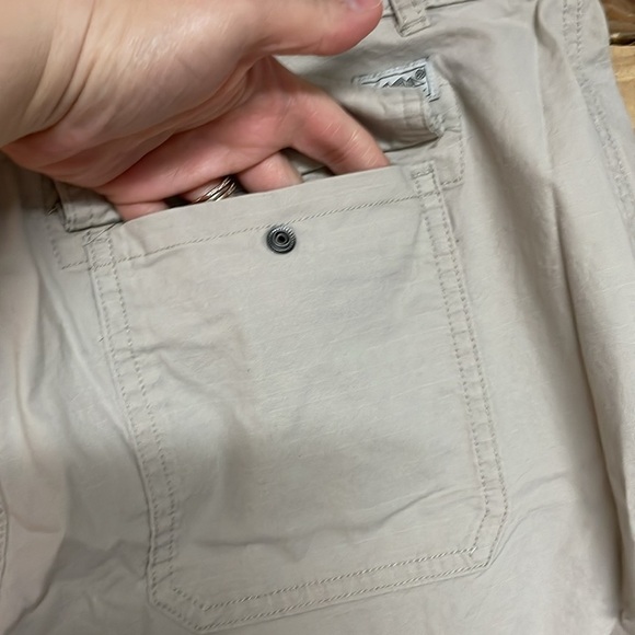 Eddie Bauer size 12 Tan High Waisted 5” Chino Shorts with Pork Chop Pockets - Picture 5 of 11